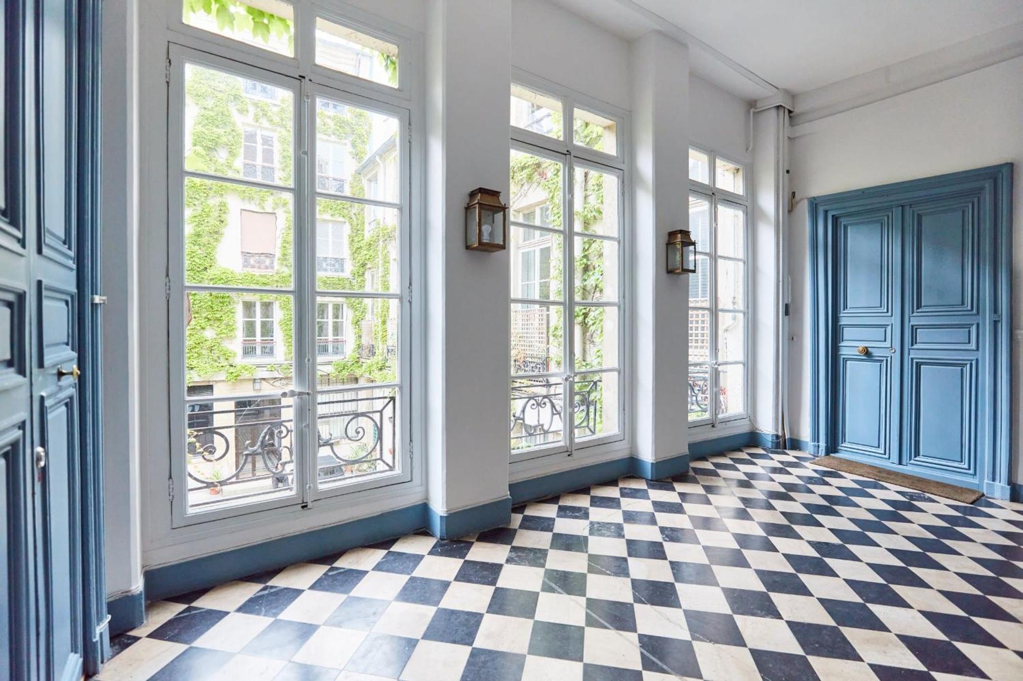 Place Des Vosges - 1Br With Balcony - Cityapartmentstay Paris Eksteriør billede