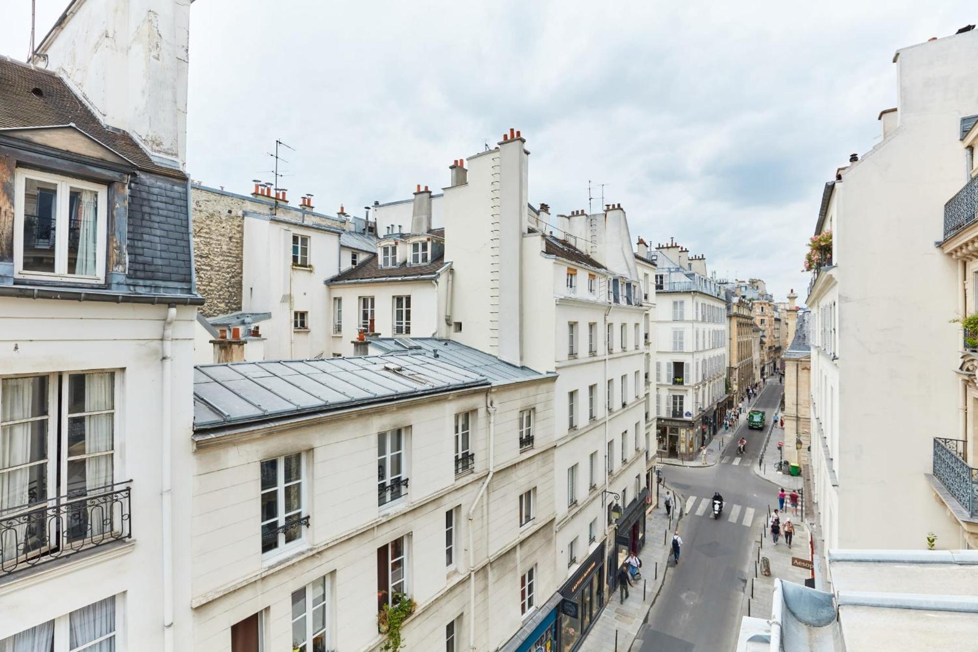 Place Des Vosges - 1Br With Balcony - Cityapartmentstay Paris Eksteriør billede